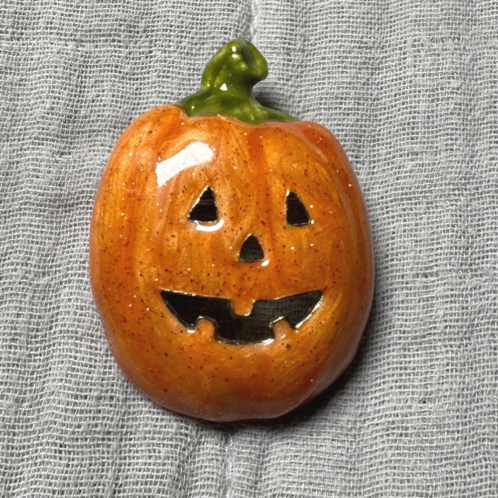 Vintage enameled Halloween Pumpkin Jack O Lantern Figural Brooch Pin